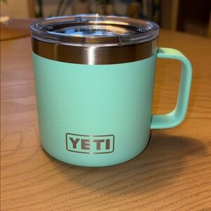Yeti 14oz seafoam rambler mug with lid